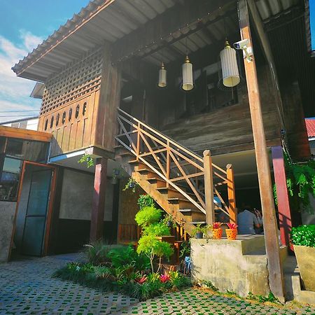 Manon Hostel Chiang Mai Esterno foto