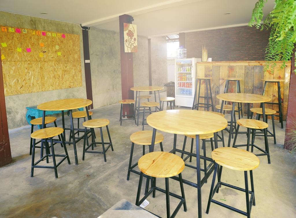 Manon Hostel Chiang Mai Esterno foto