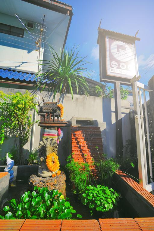 Manon Hostel Chiang Mai Esterno foto