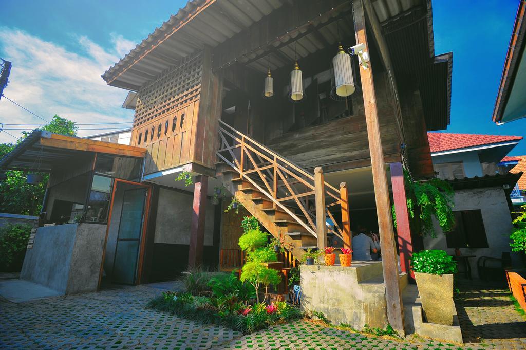 Manon Hostel Chiang Mai Esterno foto