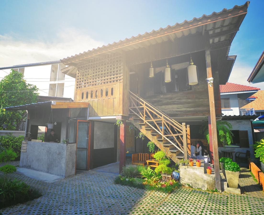 Manon Hostel Chiang Mai Esterno foto
