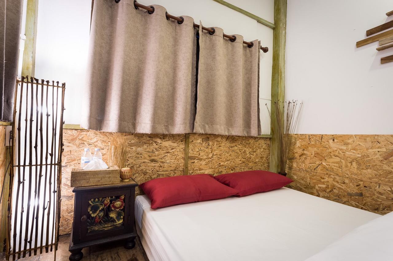 Manon Hostel Chiang Mai Esterno foto