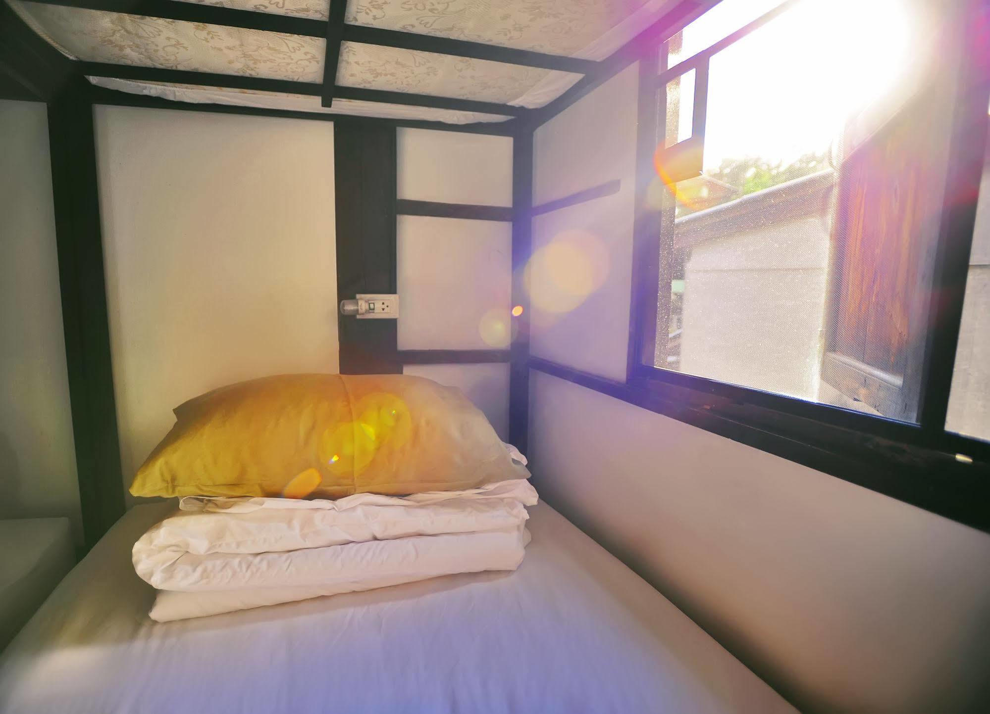 Manon Hostel Chiang Mai Esterno foto