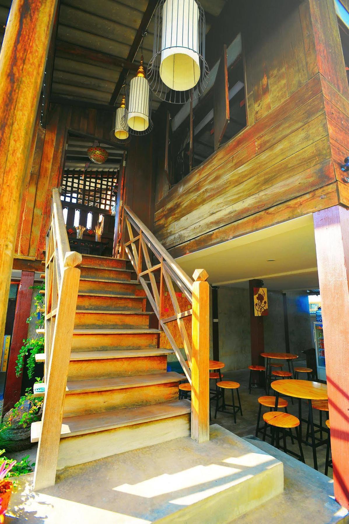 Manon Hostel Chiang Mai Esterno foto